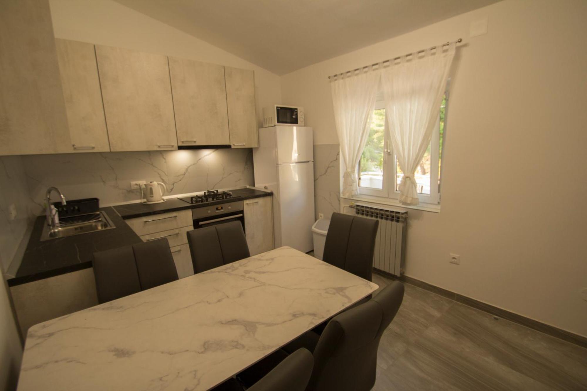 Josip 2 Apartment Brela